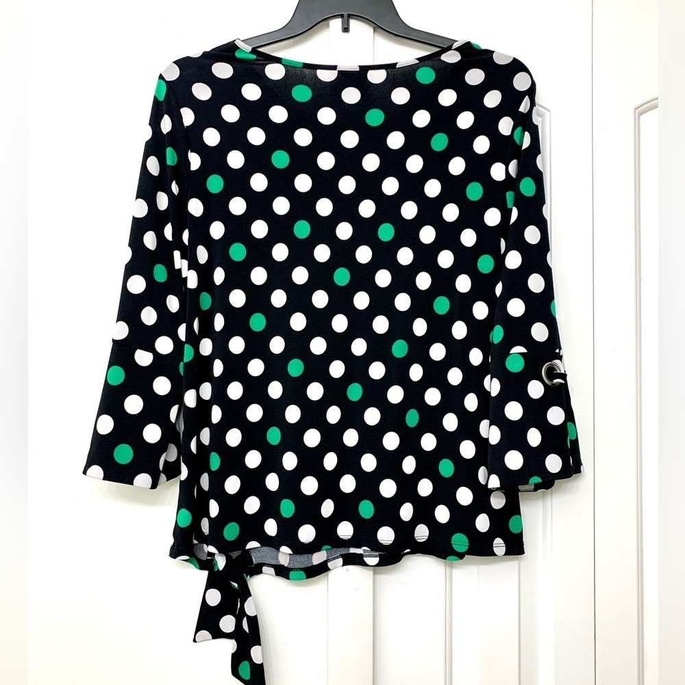 C EST. 1946 Casual Top blouse 3/4  sleeves Black Green Dots Women’s size M - Picture 2 of 9
